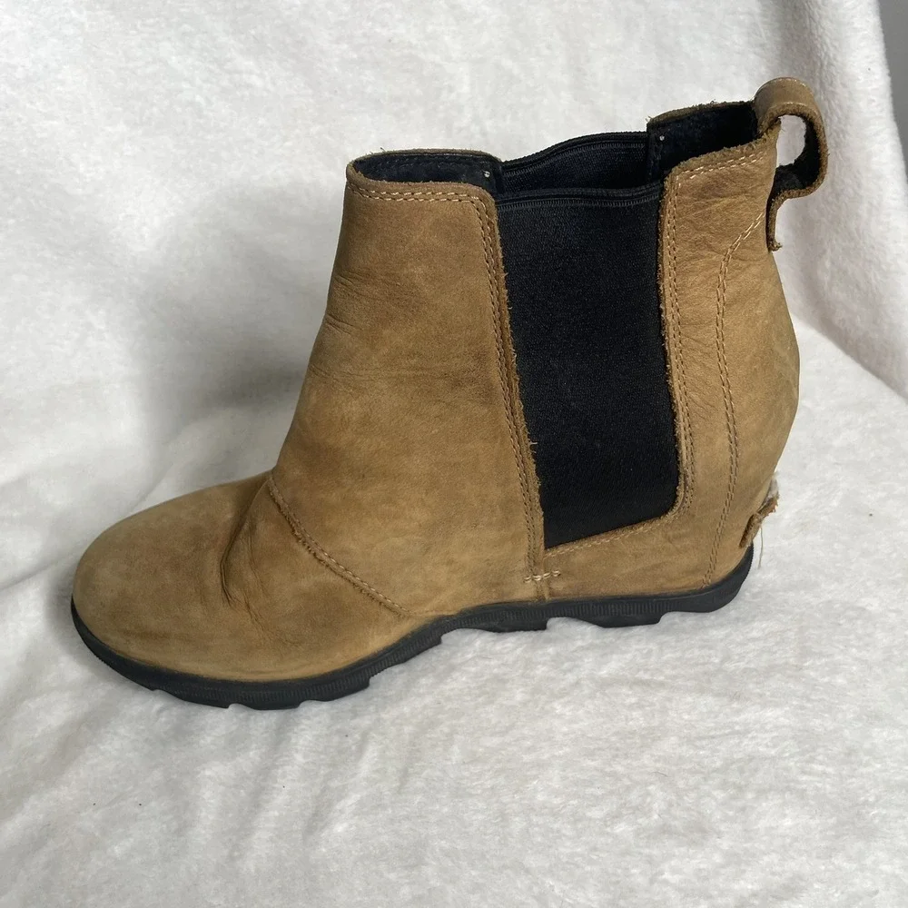 Sorel‎ Women's Joan of Arctic Wedge II Chelsea Boots Size 9 M